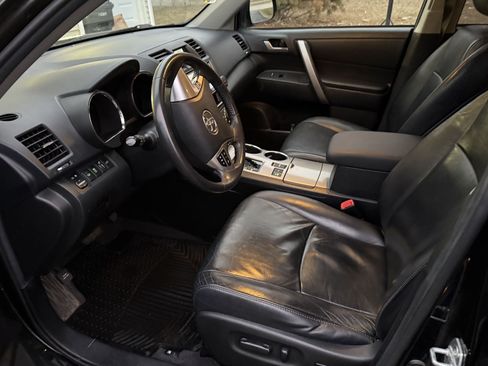 Used 2013 Toyota Highlander SE image 12