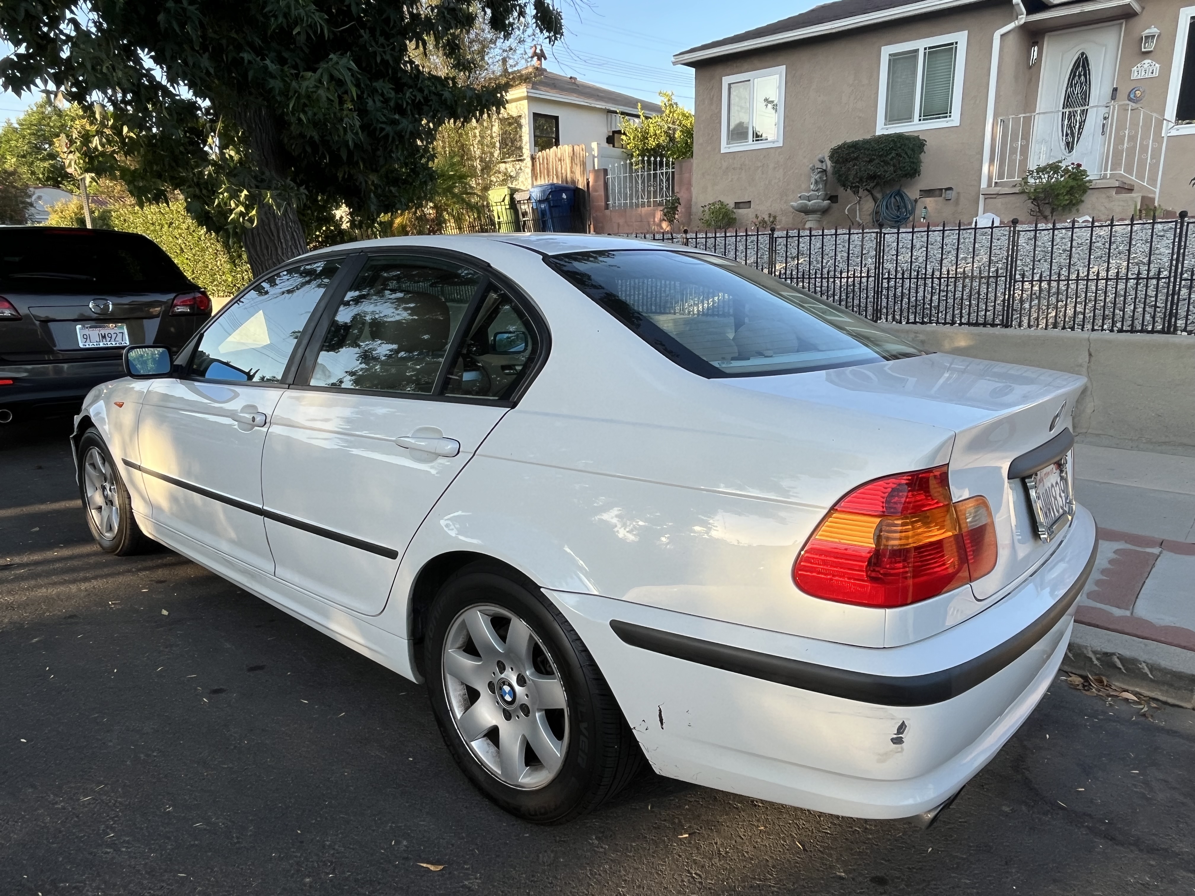 Used 2004 BMW 325i Sedan RWD image 5