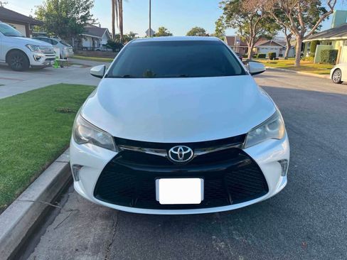 Used 2016 Toyota Camry XSE w/ Moonroof Package FWD image 9