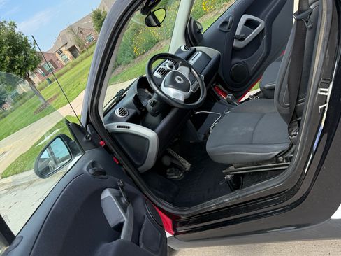 Used 2012 smart fortwo pure RWD image 10