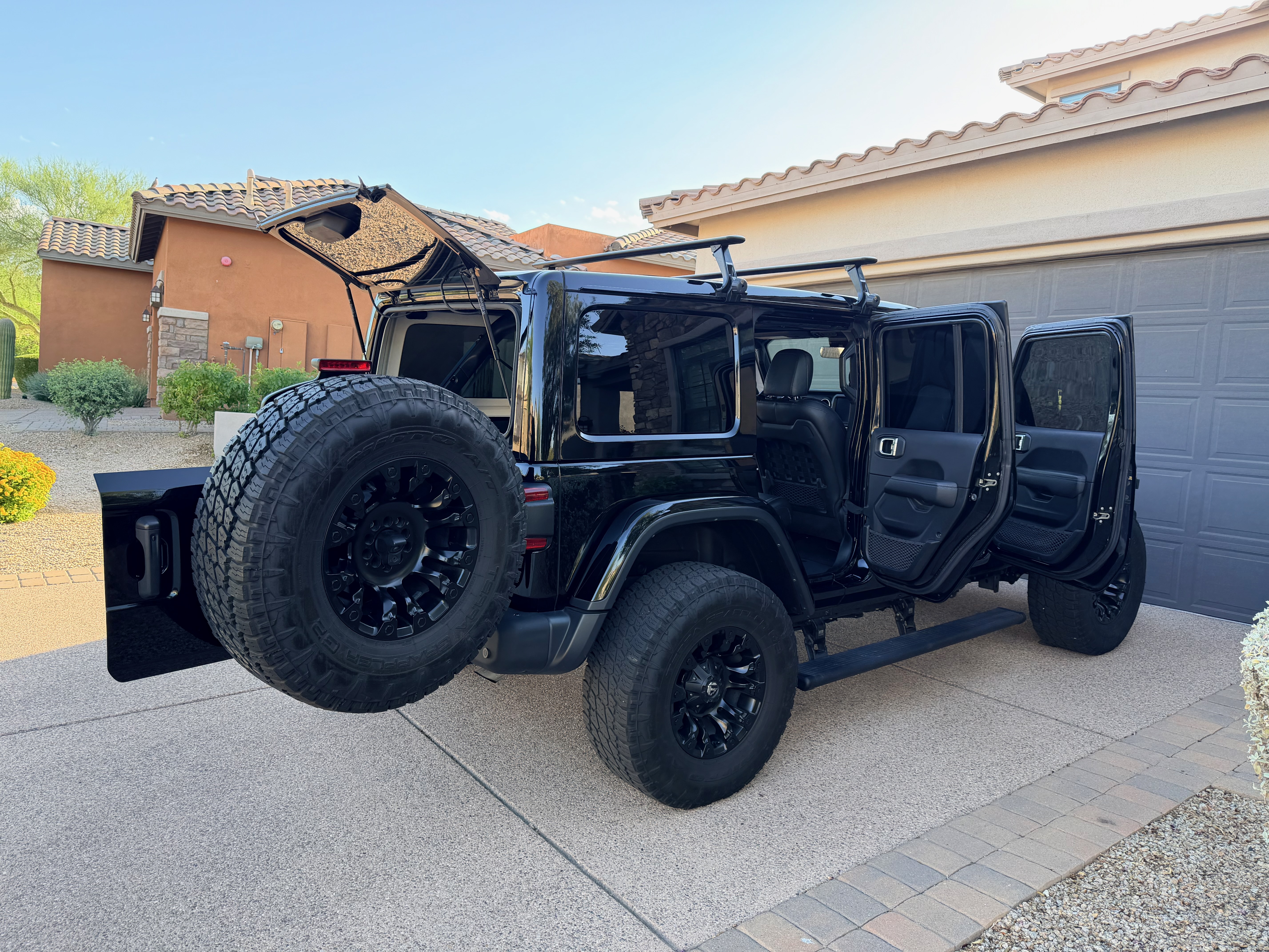 Used 2022 Jeep Wrangler Unlimited Rubicon 4xe w/ Steel Bumper Group AWD/4WD image 12