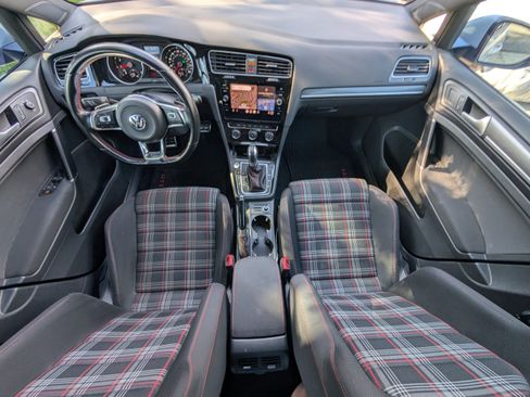 Used 2018 Volkswagen GTI SE image 14