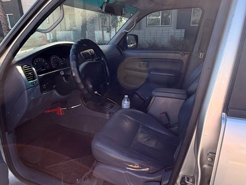 Used 2000 Toyota 4Runner 2WD image 11