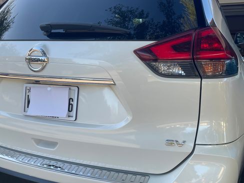 Used 2020 Nissan Rogue SV w/ Premium Package image 5