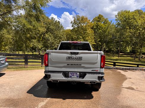 Used 2024 GMC Sierra 1500 AT4 w/ Technology Package image 4