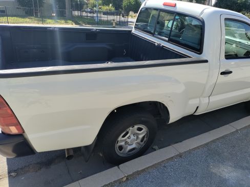 Used 2012 Toyota Tacoma 2WD Regular Cab image 5