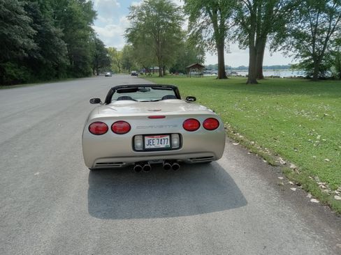 Used 2000 Chevrolet Corvette Convertible w/ Memory Pkg RWD image 20