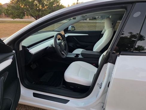 Used 2023 Tesla Model 3 Long Range image 18