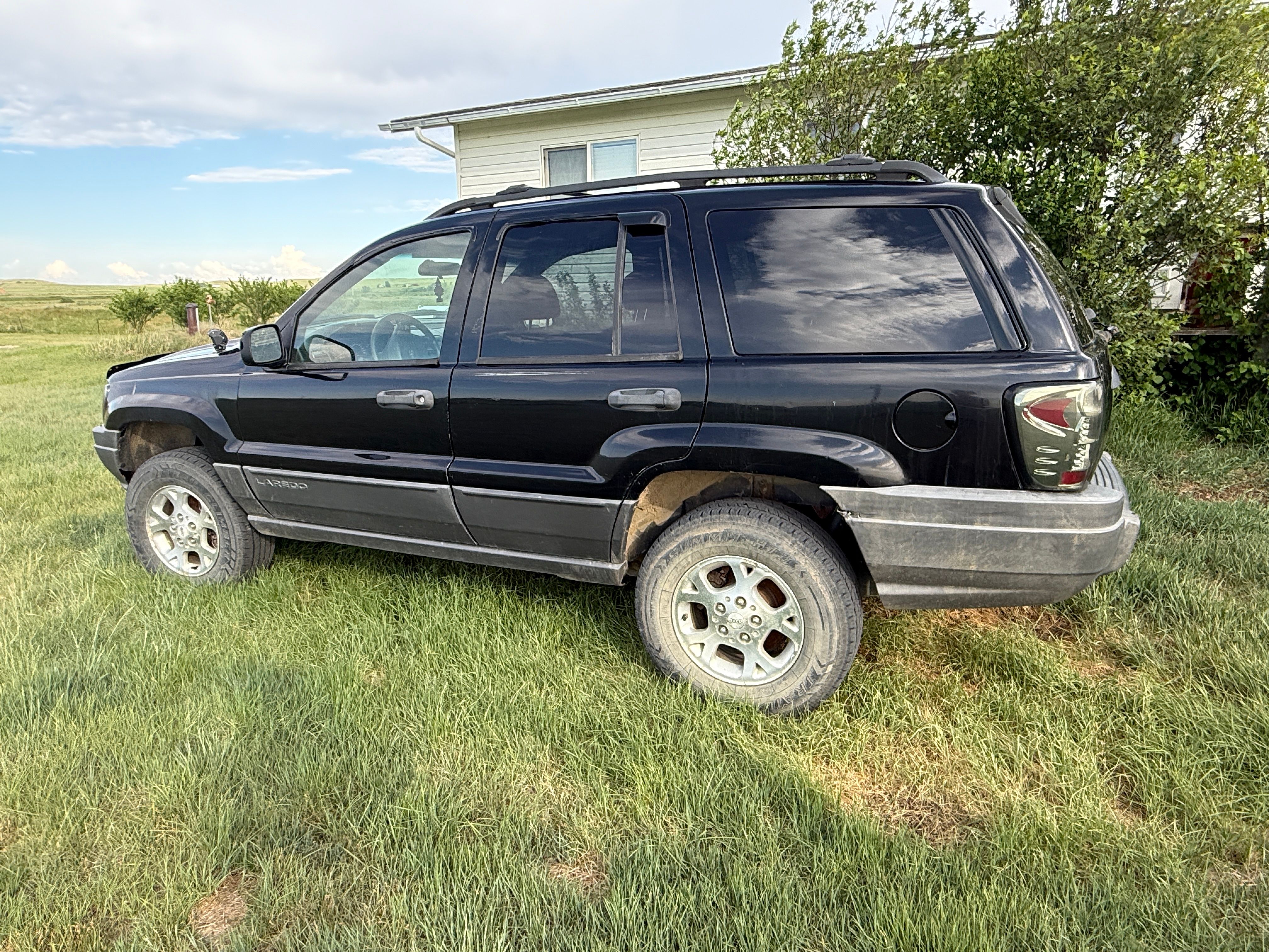 Used 2001 Jeep Grand Cherokee Laredo AWD/4WD image 1