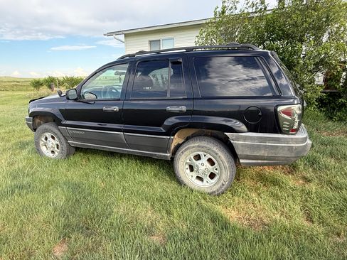 Used 2001 Jeep Grand Cherokee Laredo AWD/4WD image 1