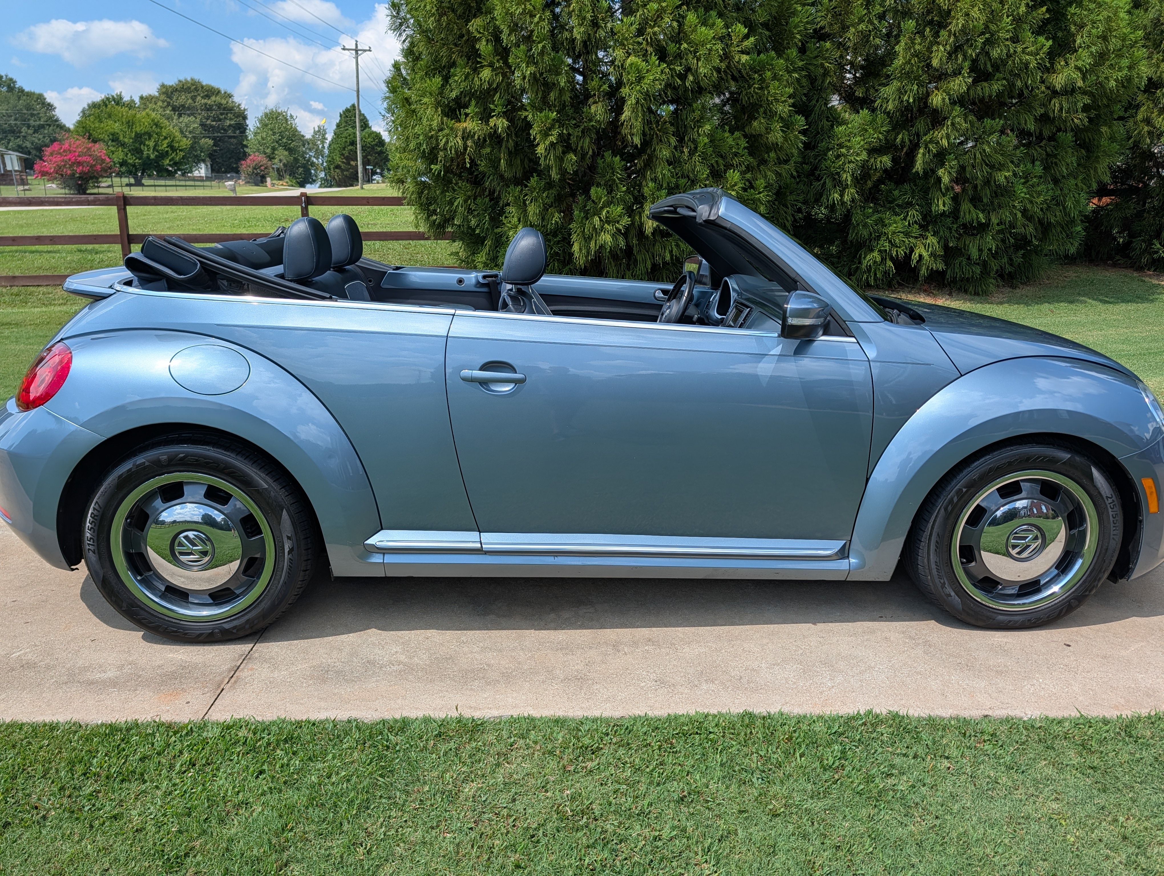 Used 2016 Volkswagen Beetle 1.8T Denim FWD image 6