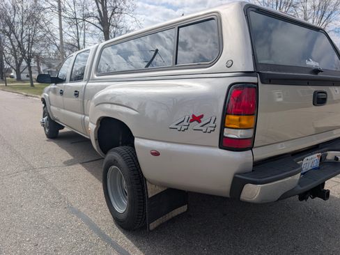 Used 2004 GMC Sierra 3500 SLT w/ Heavy-Duty Power Package image 10