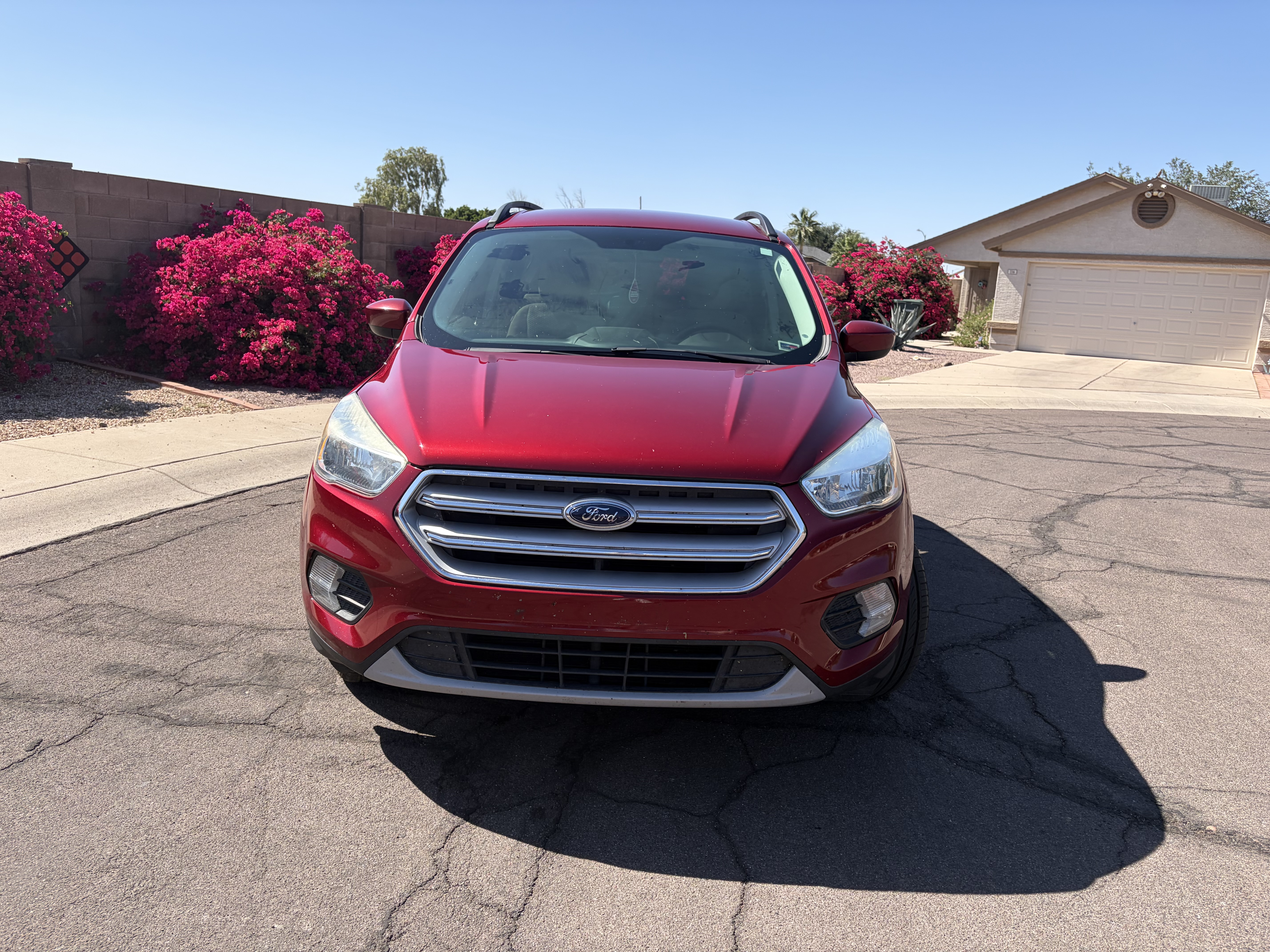 Used 2018 Ford Escape SE w/ SE Sync 3 Package FWD image 2