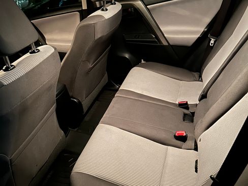 Used 2015 Toyota RAV4 LE FWD image 4