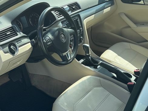 Used 2015 Volkswagen Passat 1.8T Limited Edition FWD image 5