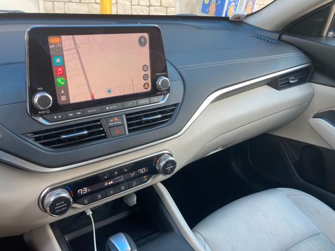 Used 2019 Nissan Altima 2.5 SV image 12