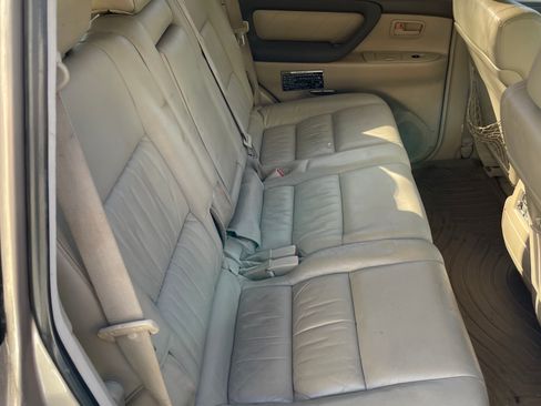 Used 2003 Toyota Land Cruiser AWD/4WD image 17