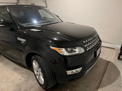 Used 2017 Land Rover Range Rover Sport HSE image 4