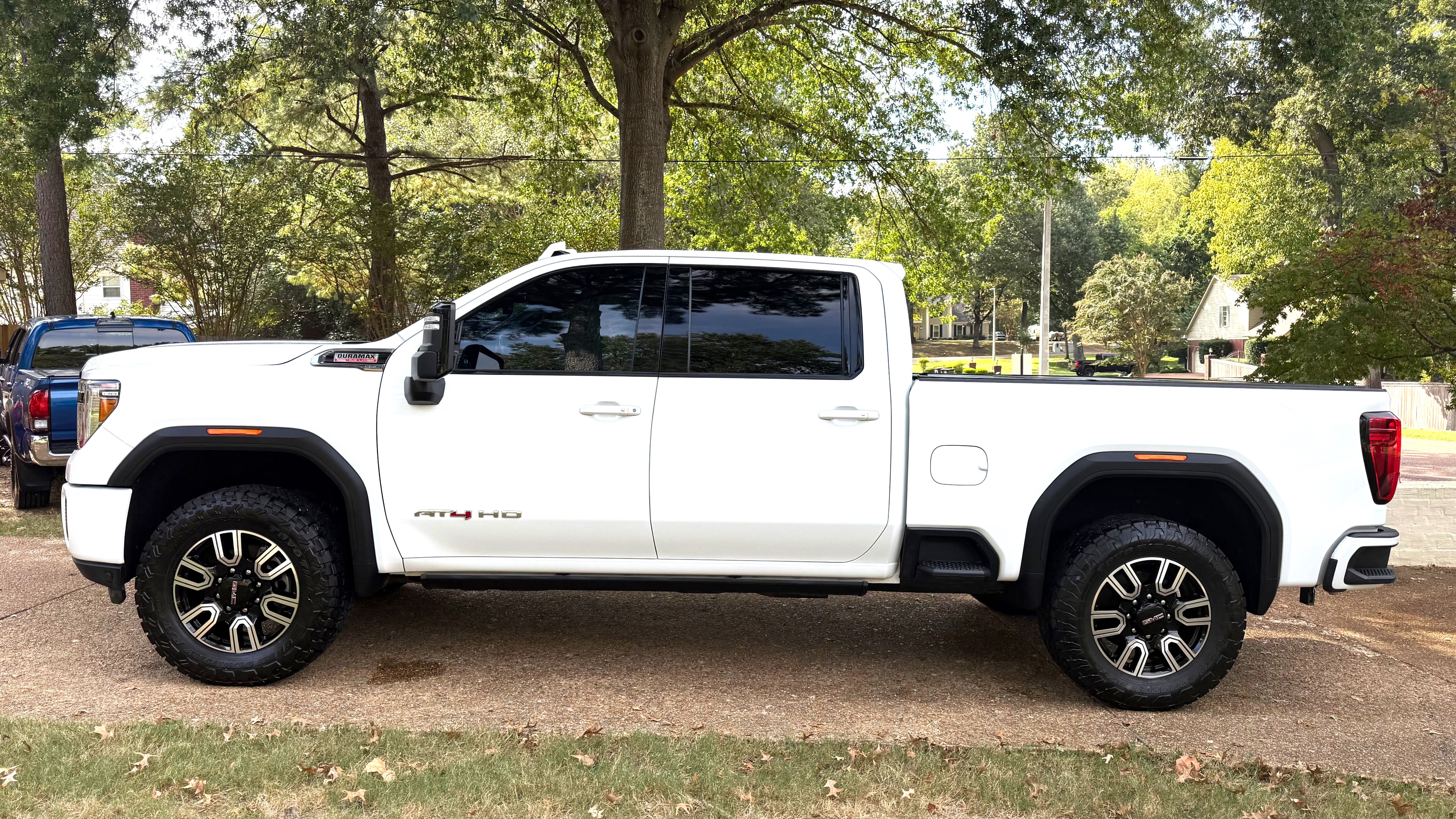 Used 2022 GMC Sierra 2500 AT4 w/ Gooseneck/5TH Wheel Package AWD/4WD image 1