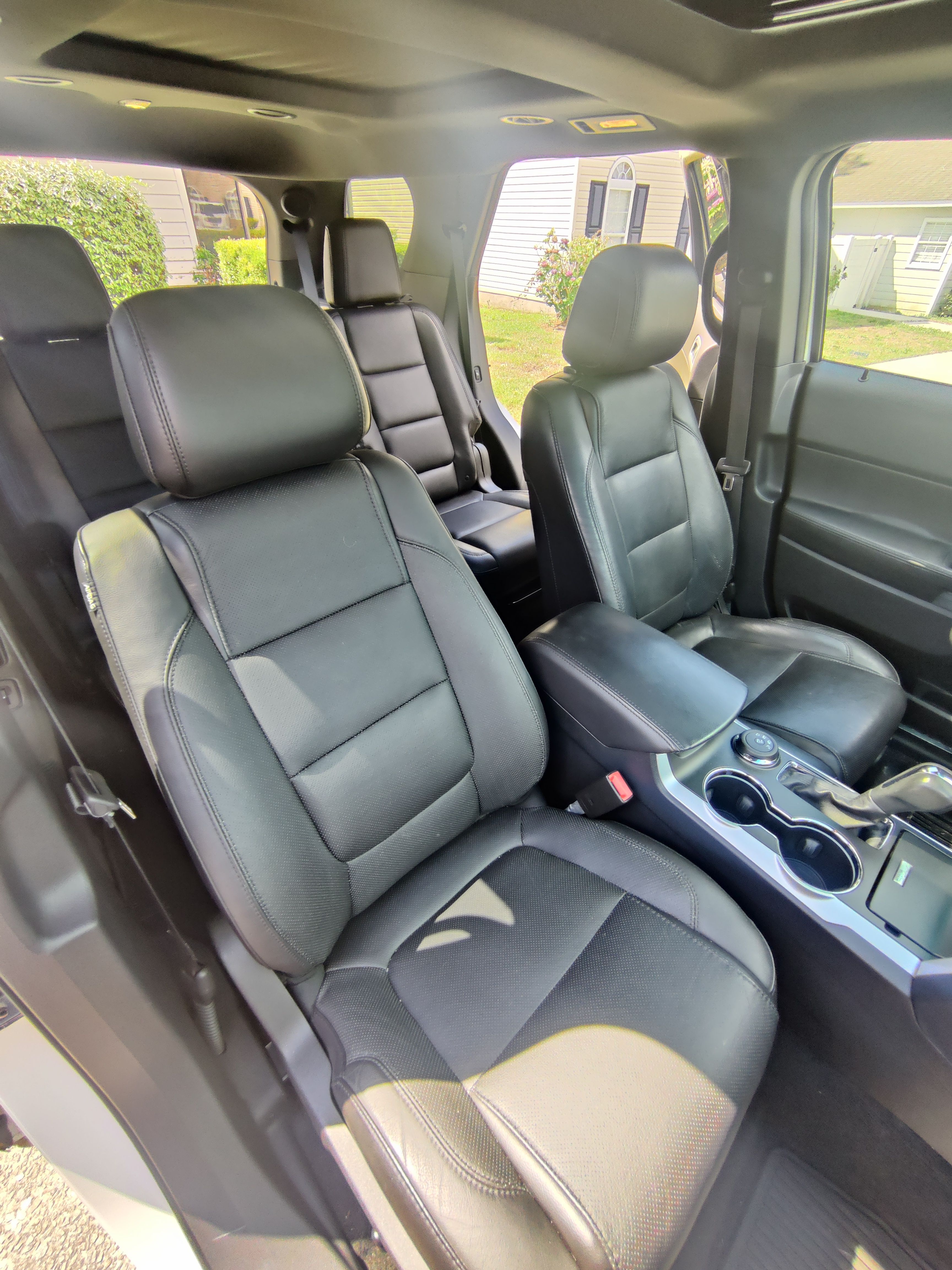 Used 2015 Ford Explorer Limited w/ Equipment Group 301A AWD/4WD image 9