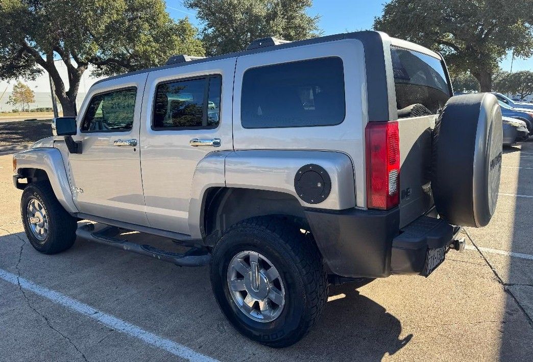 Used 2008 HUMMER H3 Alpha AWD/4WD image 2