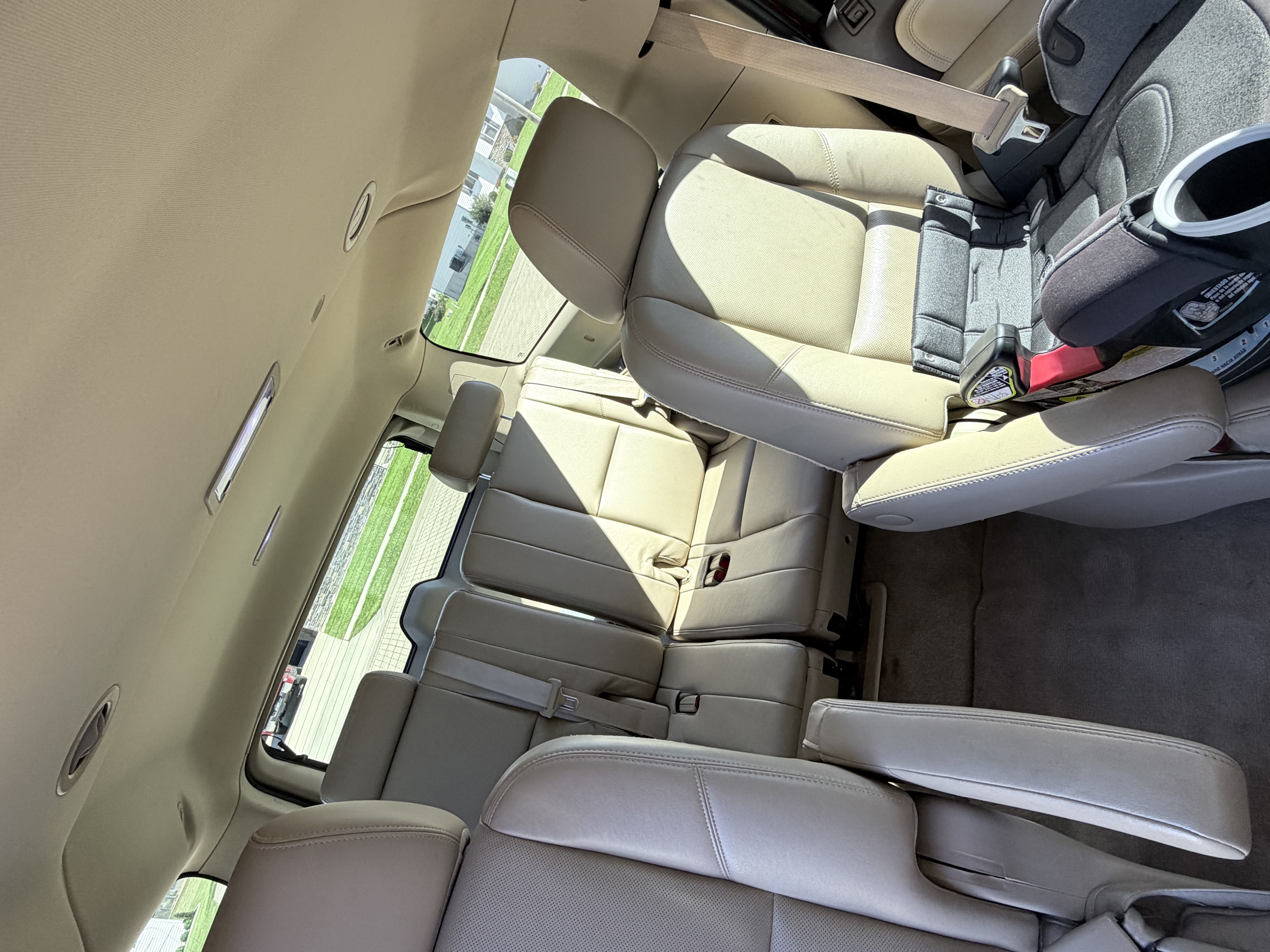 Used 2011 GMC Yukon XL Denali AWD/4WD image 10