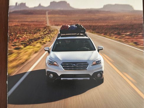 Used 2016 Subaru Outback 2.5i Premium image 11