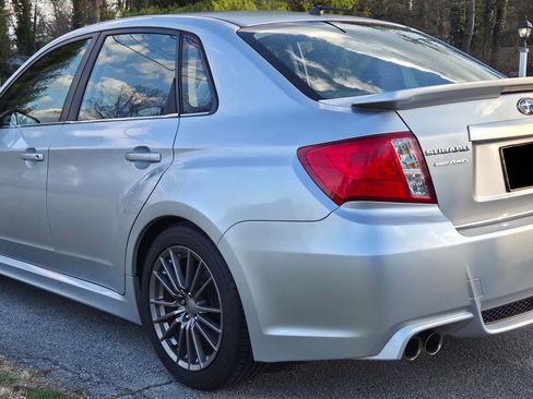 Used 2011 Subaru Impreza WRX Premium image 9
