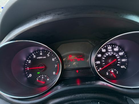 Used 2016 Kia Sedona L image 19