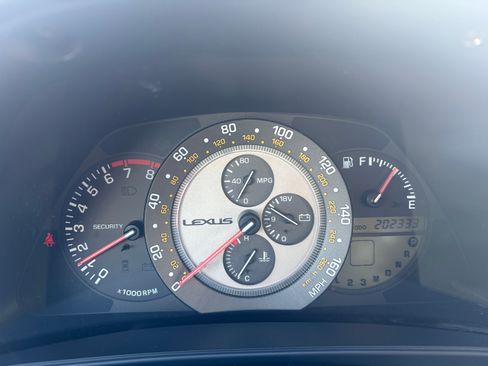 Used 2003 Lexus IS 300 image 8