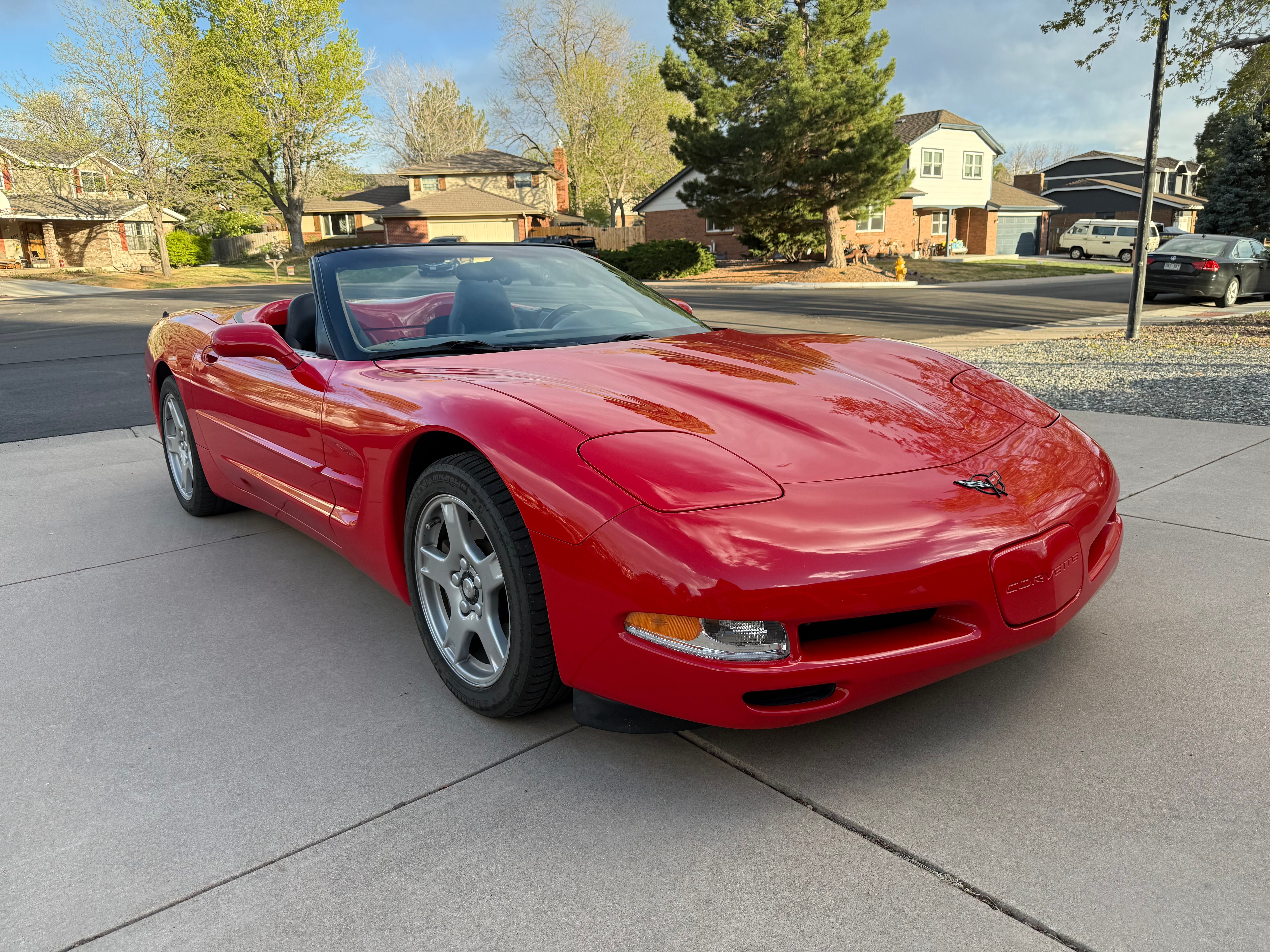 Used 1999 Chevrolet Corvette Convertible w/ Memory Pkg RWD image 1