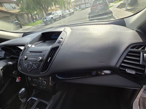 Used 2018 Ford Escape SE w/ SE Sport Appearance Package image 13