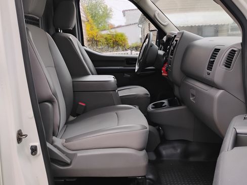Used 2018 Nissan NV 3500 SV w/ Navigation Package image 10