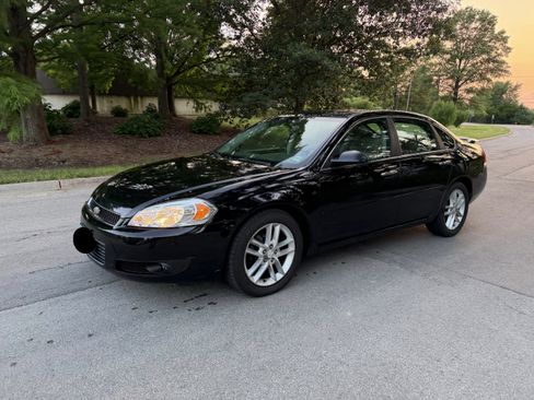 Used 2008 Chevrolet Impala LTZ FWD image 2