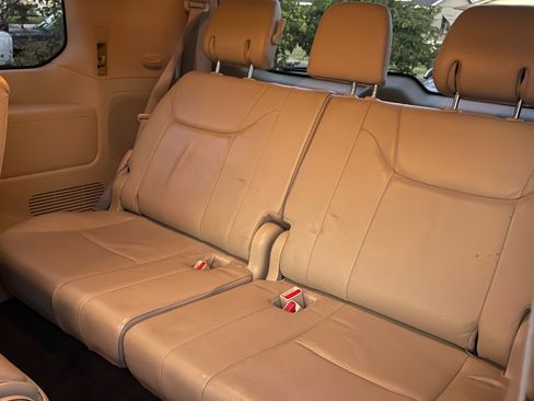 Used 2011 Lexus LX 570 4WD image 11