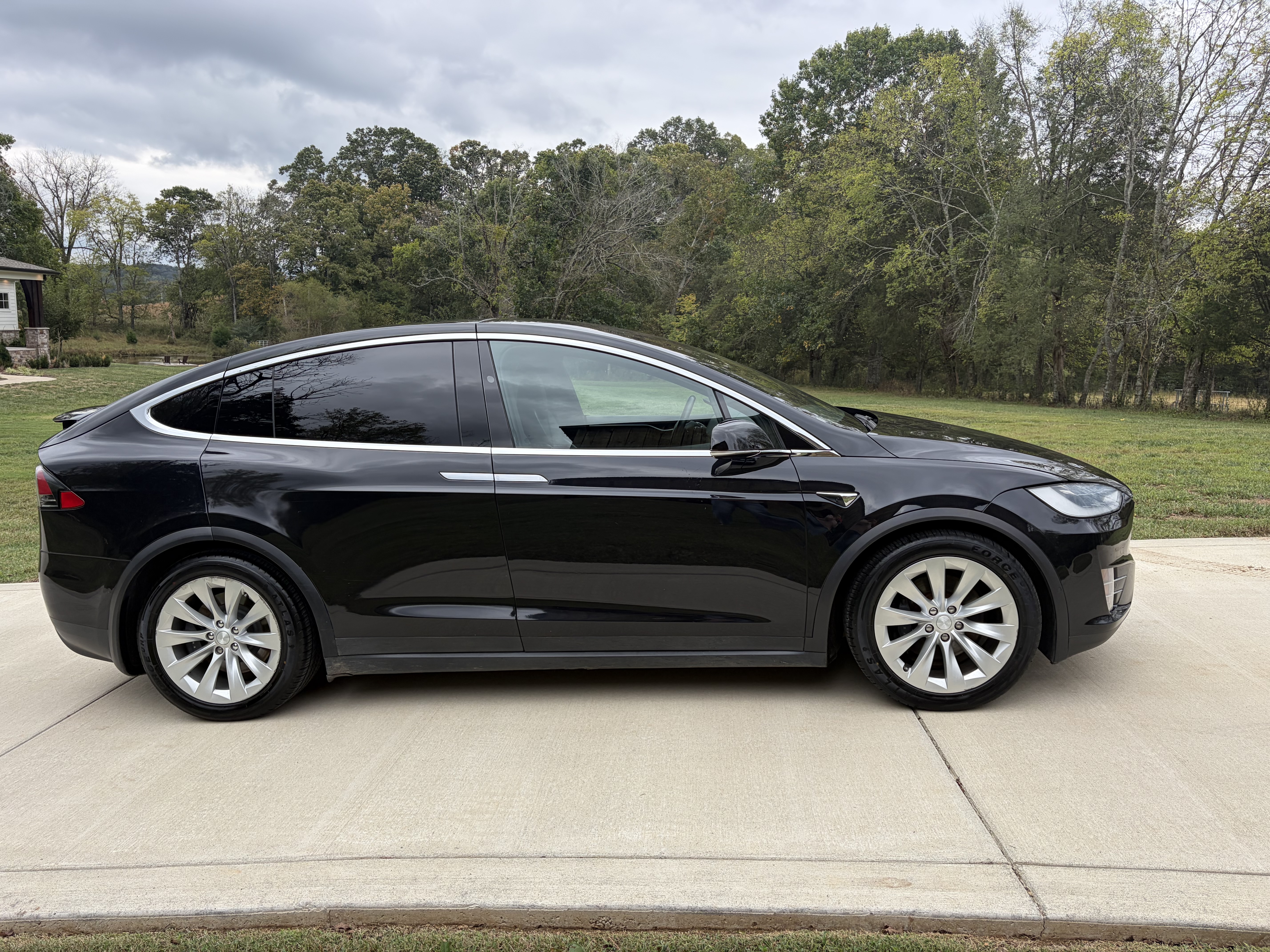Used 2018 Tesla Model X 100D AWD/4WD image 1
