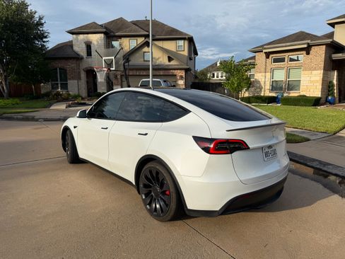 Used 2025 Tesla Model Y Performance AWD/4WD image 4