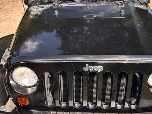 Used 2010 Jeep Wrangler Unlimited Sahara w/ Dual Top Group image 8