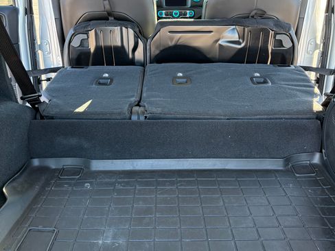 Used 2022 Jeep Wrangler Unlimited Sahara w/ Cold Weather Group image 12