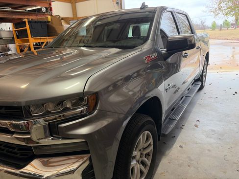 Used 2020 Chevrolet Silverado 1500 LT w/ Texas Edition image 2