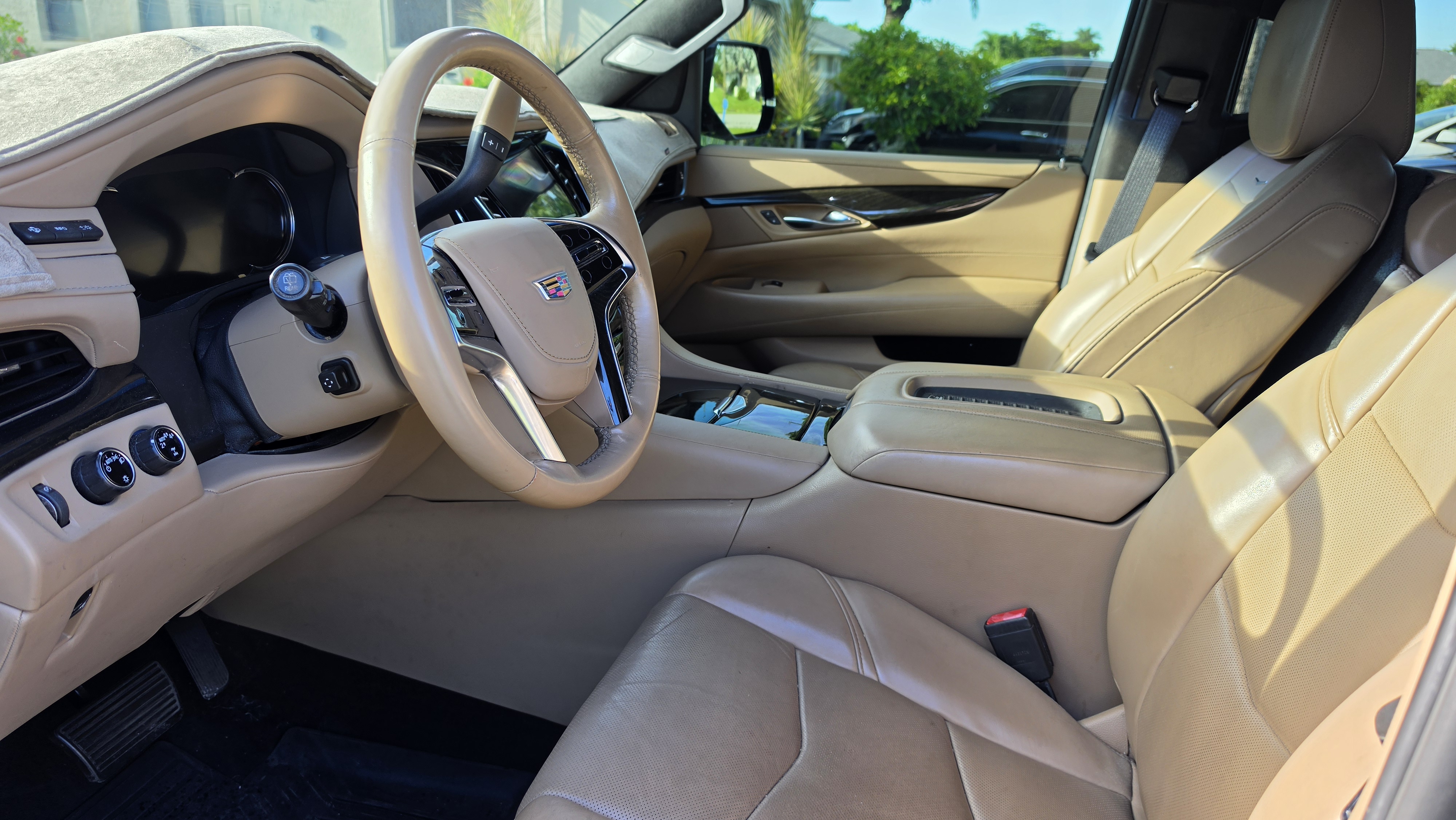 Used 2018 Cadillac Escalade Platinum AWD/4WD image 9