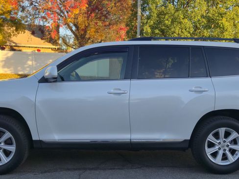 Used 2012 Toyota Highlander SE image 2