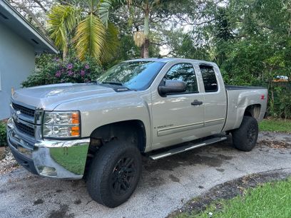 Used 2009 Chevrolet Silverado 2500 LT w/ Exterior Plus Package