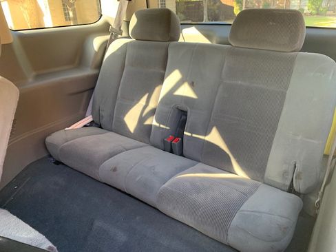 Used 2004 Dodge Durango SLT image 12