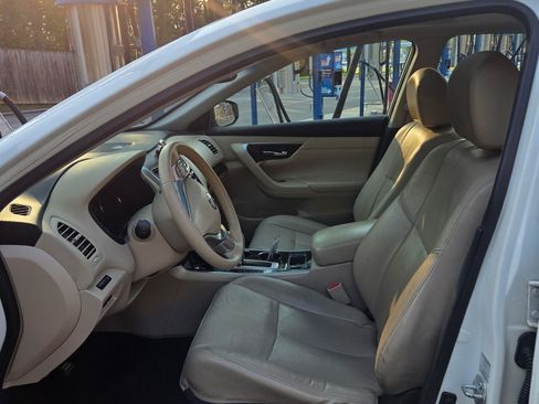 Used 2015 Nissan Altima 2.5 SL w/ Moonroof Package FWD image 16