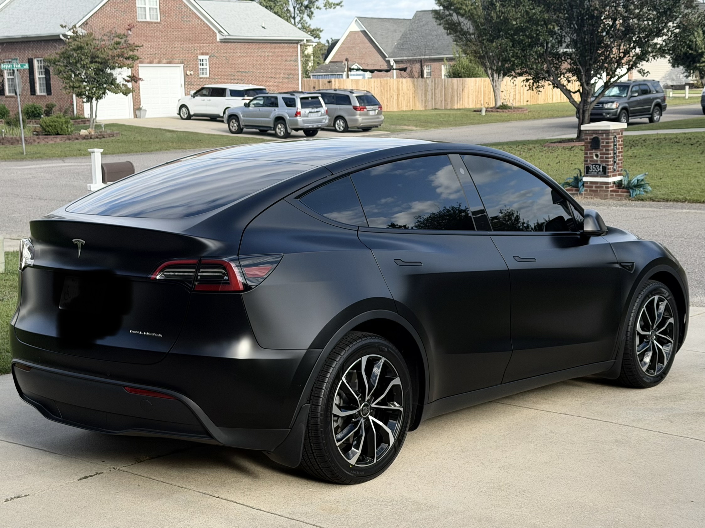Used 2023 Tesla Model Y Long Range AWD/4WD image 8