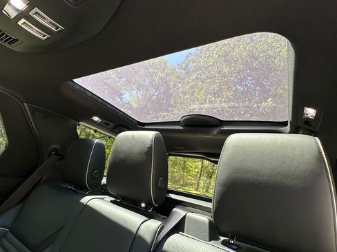 Used 2020 Land Rover Discovery HSE Luxury image 4