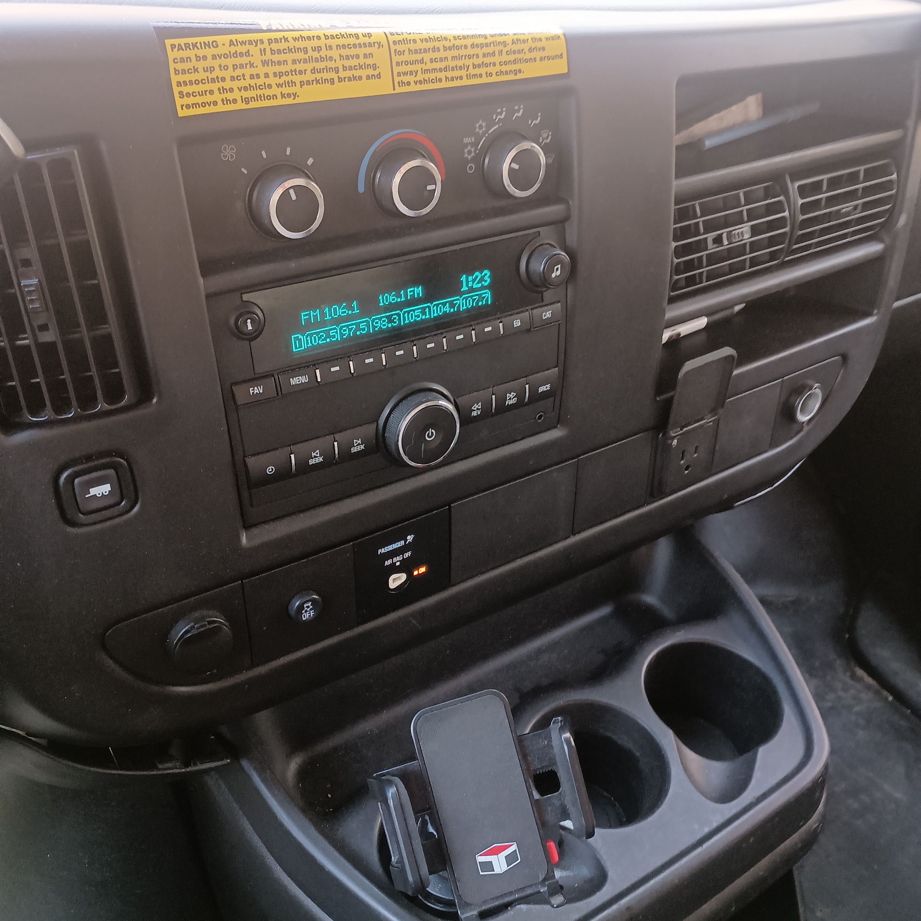 Used 2016 Chevrolet Express 3500 RWD image 10