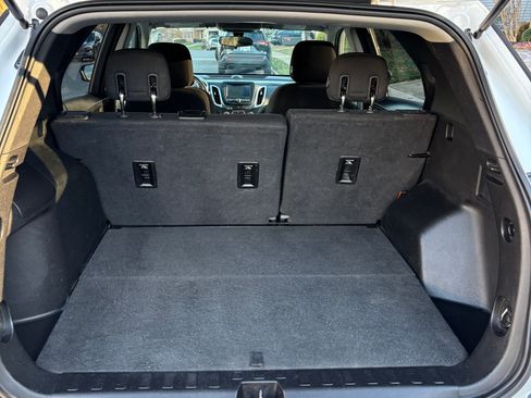 Used 2018 Chevrolet Equinox LT image 14