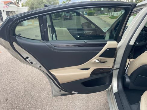 Used 2019 Lexus ES 350 Ultra Luxury image 13